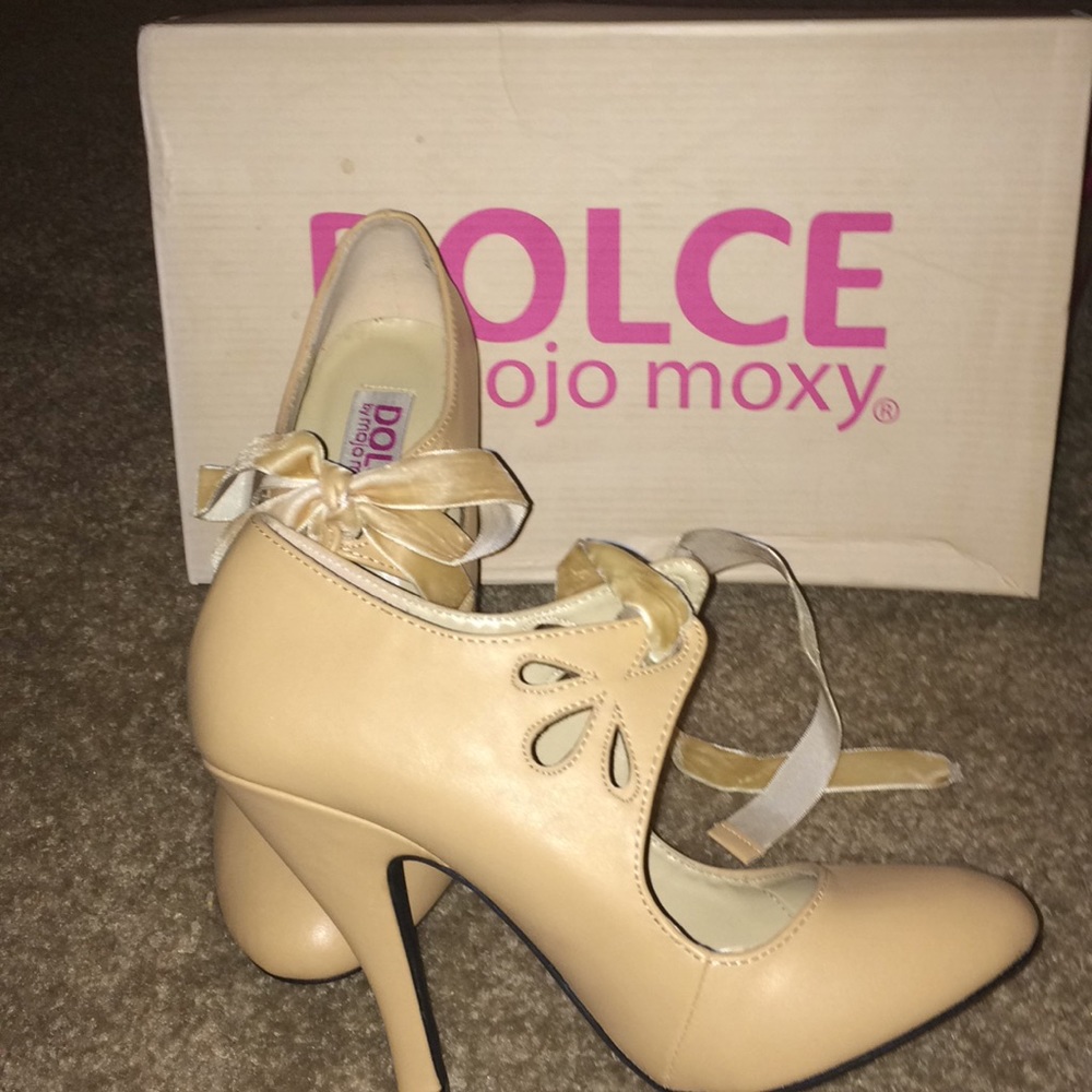 Nude Heels - Picture 3 of 3